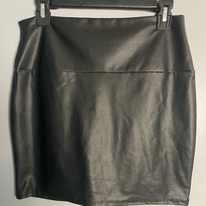 Faux leather mini skirt